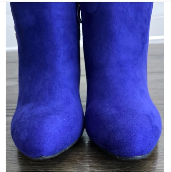 Boston Design Studio Blue, Green & Red Colorblock Women's Bootie, Size 11W - Picture 5 of 14